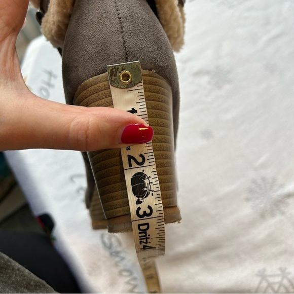 Cheeks Fit Body Tony Gray Wedge Ankle Booties Size 8.5 - Picture 12 of 12